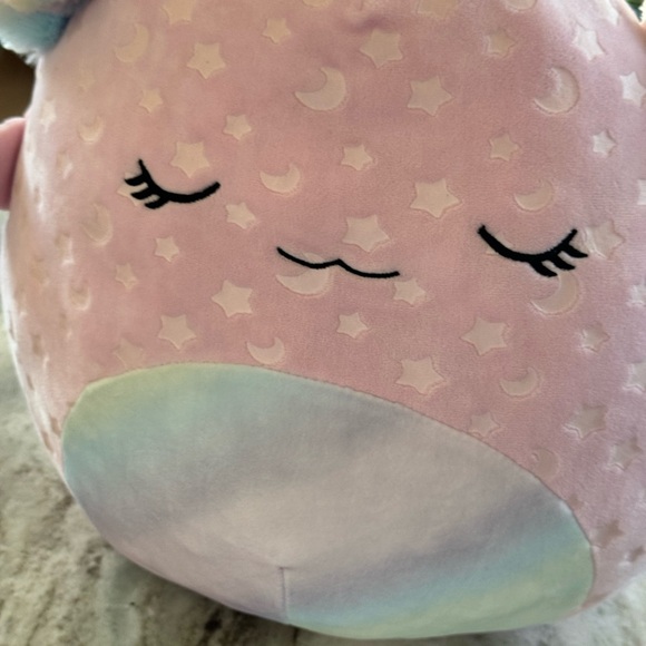 Squishmallows Pink Axolotl Plush
Glow in the dark - Picture 4 of 8